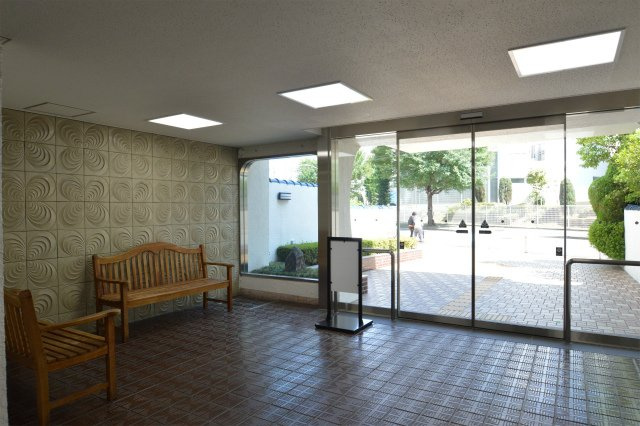 【ロビー】 | 千里桃山台セントポリア | 物件購入の段取りを知りたいお客様には、「ご検討からご契約までの一連の流れ」をお伝えさせて頂きます。初めて物件購入を検討された方は、ぜひご参考になさって下さい。