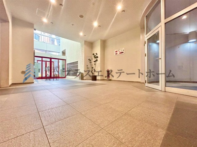 【居間・リビング】 | アスタ新長田タワーズコート2番館 | フルリフォーム後のお引渡し♪すぐにお住まいいただけます♪
4駅3路線利用可の好立地マンション♪