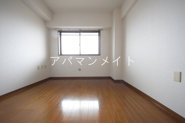 【寝室】 | サニーヒルⅡ | 落ち着いた色調の寝室です