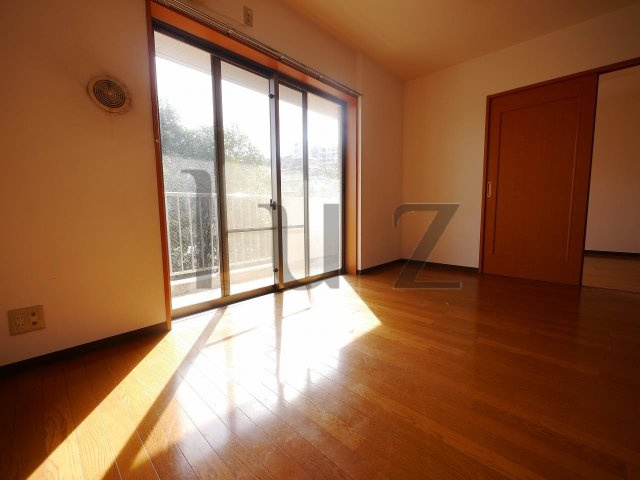 ルミエール妙蓮寺Ⅱの居間・リビング