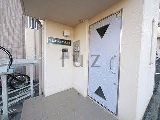 ルミエール妙蓮寺Ⅱのエントランス