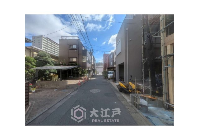 豊島区西巣鴨１丁目全１棟低炭素住宅の前面道路含む現地写真