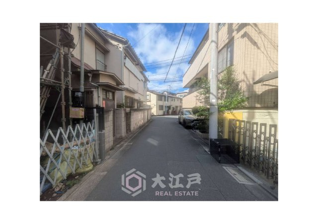 豊島区西巣鴨１丁目全１棟低炭素住宅の前面道路含む現地写真