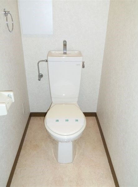 エアーシャトー六田のトイレ