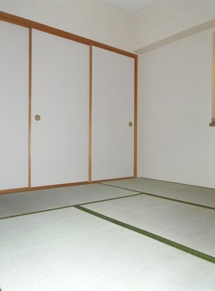エアーシャトー六田の和室