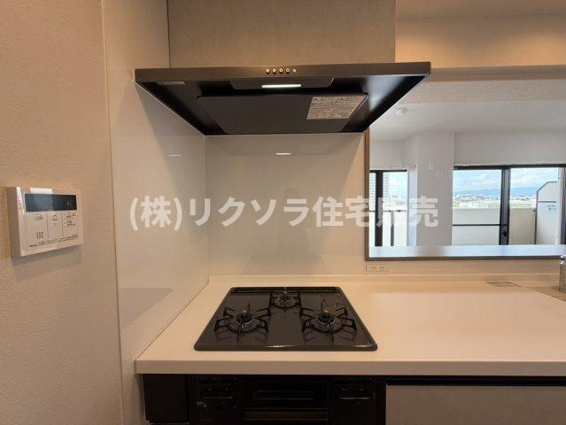 ヒューマンズパーク守口のキッチン|ビルトイン3口コンロ
■物件内覧・資金計画相談・住宅ローン相談、リフォーム相談、お問合せ受付中■
※当日・翌日のご内覧、ご相談はお電話でのお問合せがスムーズです！