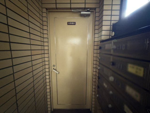 ヒューマンズパーク守口の現況写真|管理人室付近　共有トイレ
■物件内覧・資金計画相談・住宅ローン相談、リフォーム相談、お問合せ受付中■
※当日・翌日のご内覧、ご相談はお電話でのお問合せがスムーズです！