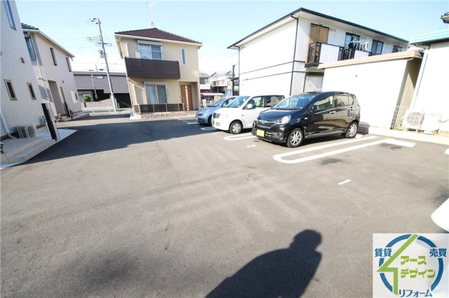 ハイツラポートの駐車場
