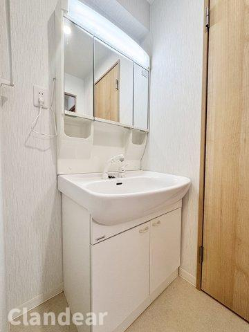 マンションニュー松戸の独立洗面台|ドキドキの新生活も、安心してスタート。ぴったりの住まいを見つけませんか？クランディアが一緒に住まい選びをサポートします‼　まずは、お気軽にお問合せください　＃クランディア