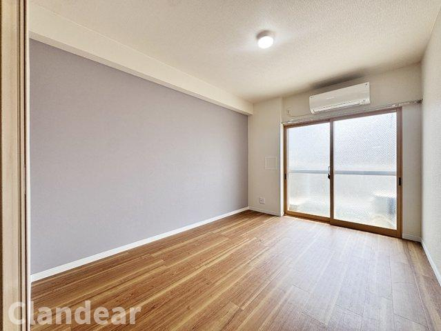 マンションニュー松戸の洋室|ドキドキの新生活も、安心してスタート。ぴったりの住まいを見つけませんか？クランディアが一緒に住まい選びをサポートします‼　まずは、お気軽にお問合せください　＃クランディア