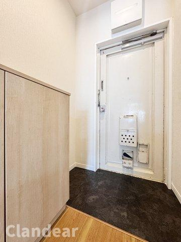 マンションニュー松戸の玄関|ドキドキの新生活も、安心してスタート。ぴったりの住まいを見つけませんか？クランディアが一緒に住まい選びをサポートします‼　まずは、お気軽にお問合せください　＃クランディア