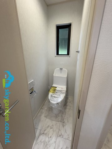 鎌倉市関谷　中古戸建のトイレ|2階のトイレ