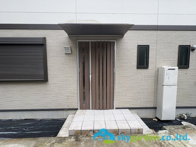 鎌倉市関谷　中古戸建の外観|玄関前の様子