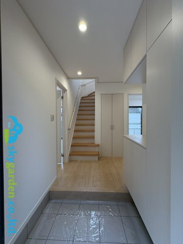 鎌倉市関谷　中古戸建の玄関|落ち着いた玄関です