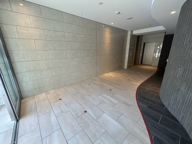 セレニテ難波ミラク参番館のロビー