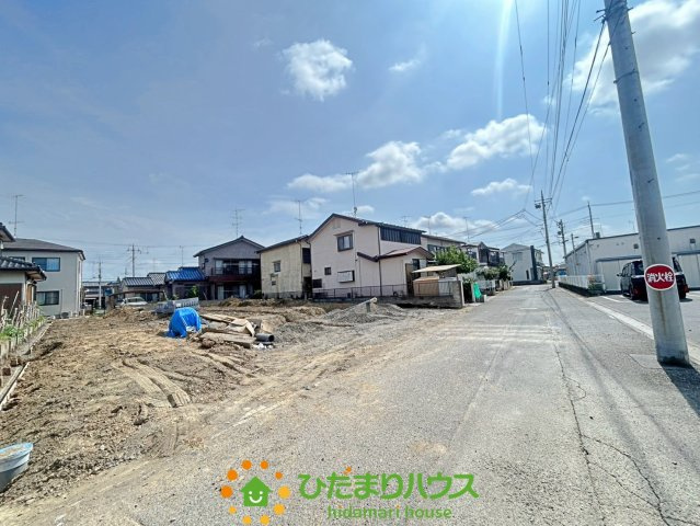羽生市西４期　新築一戸建て　01　グラファーレの前面道路含む現地写真|2026/7/26　撮影