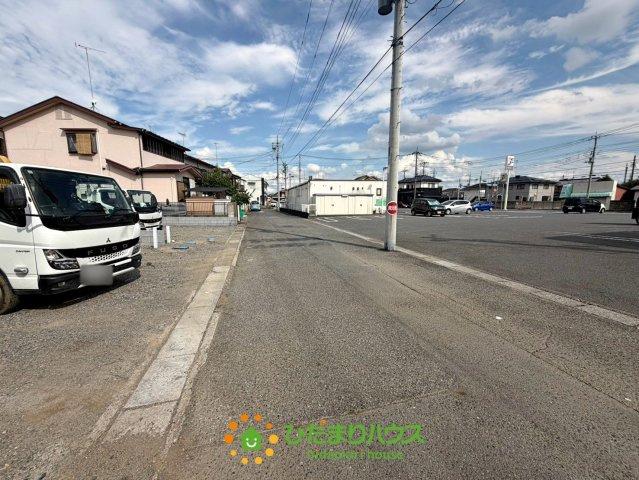 羽生市西４期　新築一戸建て　01　グラファーレの前面道路含む現地写真|2026/7/26　撮影