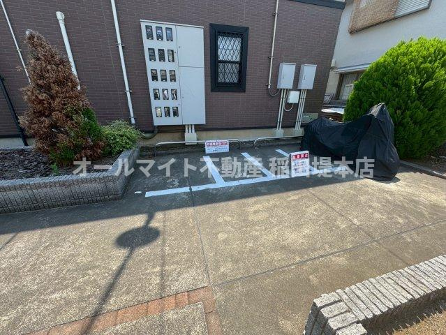 世田谷区喜多見４丁目のアパートの駐車場