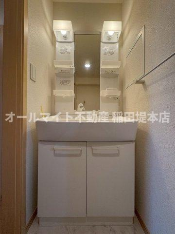 世田谷区喜多見４丁目のアパートの洗面所