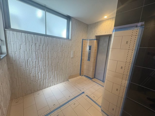 セレニテ難波ミラク弐番館のロビー