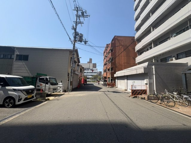 セレニテ難波ミラク弐番館の駐車場