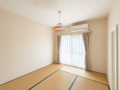 【和室】 | 東逗子第二団地17号棟 | ◆気持ちの良い風が室内へ入り込む居室。家具を配置しても広々ご利用いただけます！！写真は加工しております。