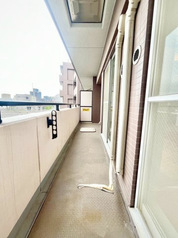 レジェンド西早稲田フォレストタワーのバルコニー|新規内装リノベーション物件！

現地ご見学希望・資料請求などお気軽にお問い合わせ下さい！
03-5990-5201