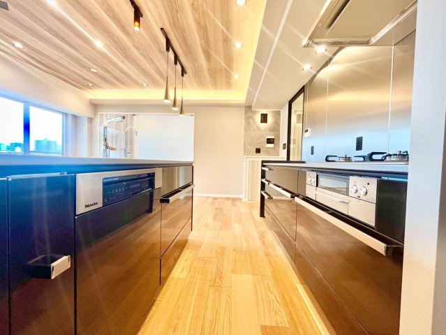 レジェンド西早稲田フォレストタワーのキッチン|新規内装リノベーション物件！

現地ご見学希望・資料請求などお気軽にお問い合わせ下さい！
03-5990-5201