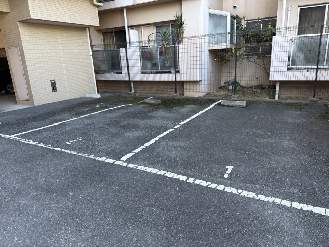 キャッスルコート龍野町の駐車場
