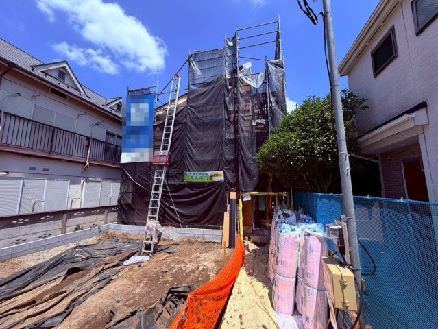 【外観】 | 練馬区石神井町７丁目　新築戸建て　２号棟 | 建築中