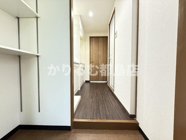 メゾンアベニールの玄関