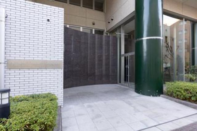 アゼリアテラス新宿のエントランス|ゆとりのあるエントランスです