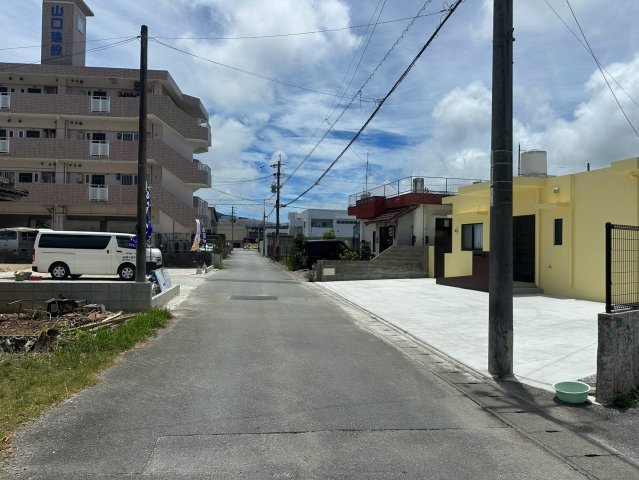 リーブルガーデン名護市宮里　第２・４号棟の前面道路含む現地写真|周辺環境（2026年7月撮影）