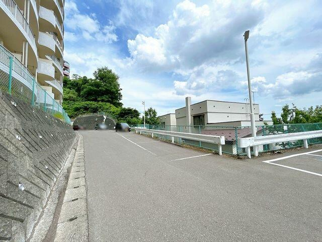 ルーベデンス藻岩の周辺|【来客用駐車場】