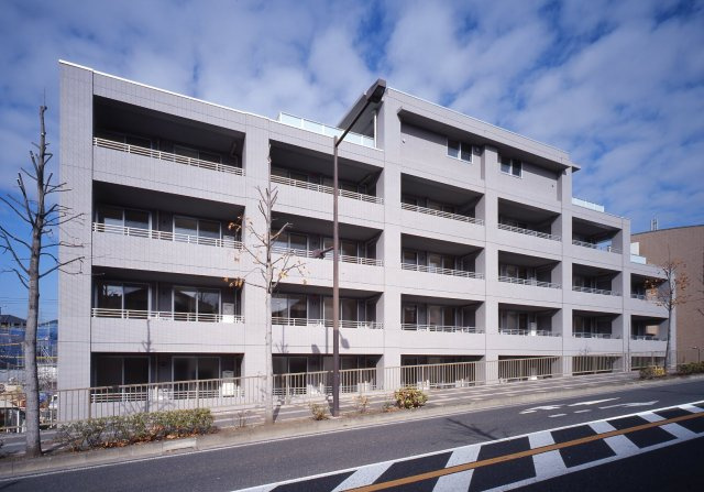 川崎市麻生区王禅寺西１丁目の賃貸マンションの外観