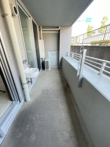 川崎市麻生区王禅寺西１丁目の賃貸マンションのバルコニー