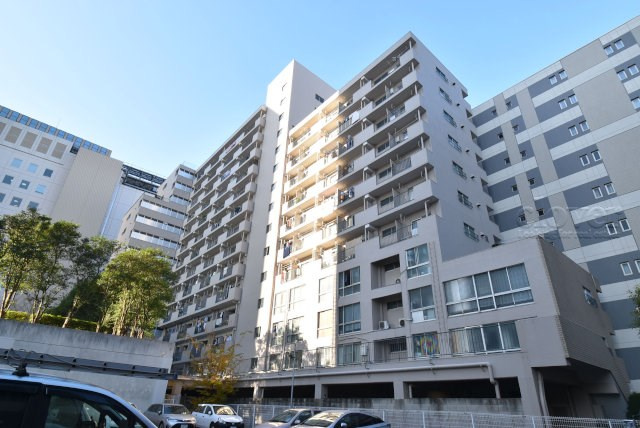 【現況写真】 | 越前堀永谷マンション | 前面道路と外観の様子です。～即日のご見学可能～　お問合せはお気軽にどうぞ。
