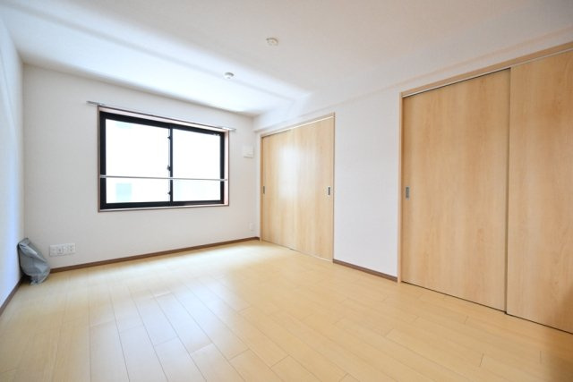 ＣＥＮＴＲＡＬ　ＧＡＲＤＥＮ　ＲＥＳＩＤＥＮＣＥ　ＴＯＫＹＯの居間・リビング|こちらのリビングで趣味の時間をお楽しみください
