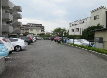 川崎市多摩区枡形１丁目の賃貸マンションの駐車場