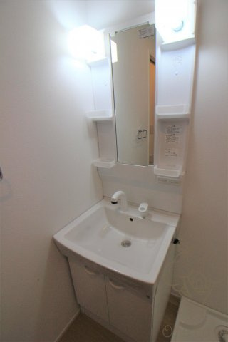 LuXe梅田西の洗面所