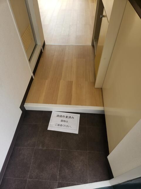 ベルサイユ目黒の玄関