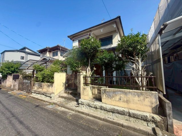 近江八幡市緑町2丁目　建築条件無し売土地の外観|別角度から見た現地。敷地の奥行きや周囲の建物、陽当たりの状況を現地でお確かめください。