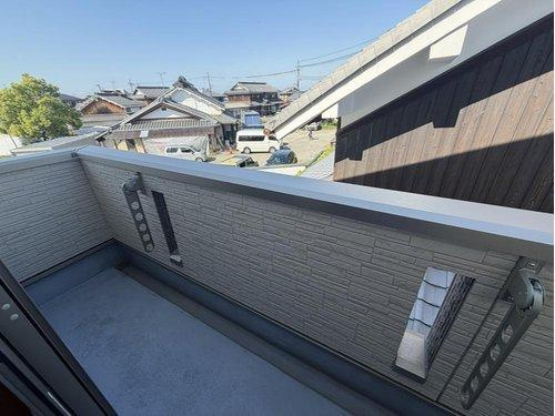 野洲市比留田のバルコニー|現地（2026年5月）撮影
