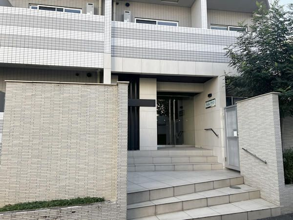 アイル新宿のエントランス