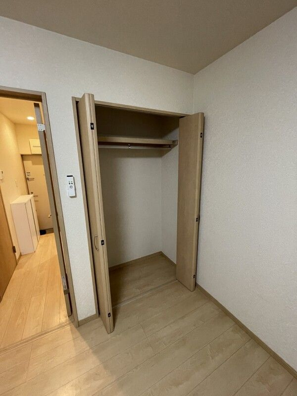草加市草加２丁目のアパートの収納
