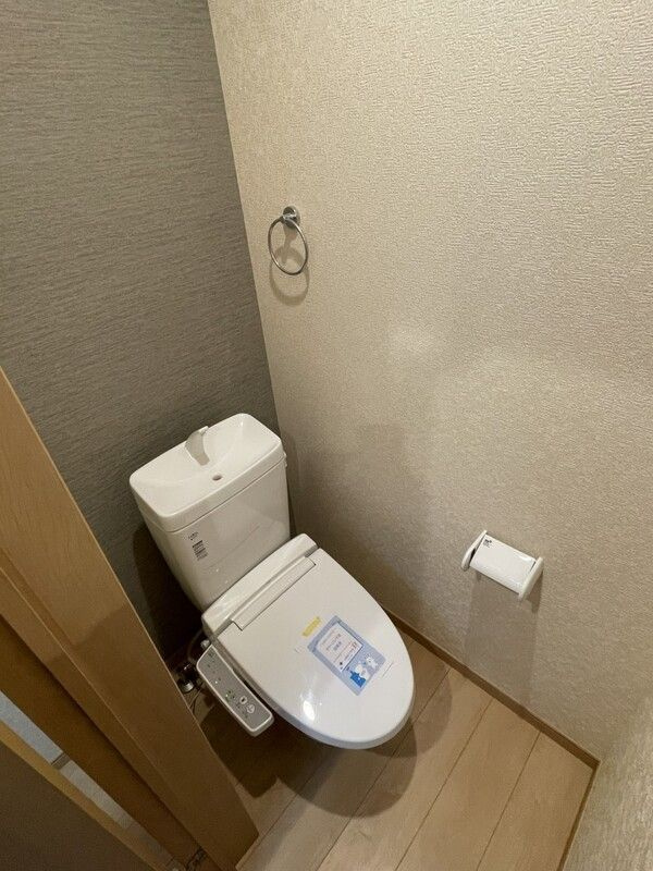 草加市草加２丁目のアパートのトイレ