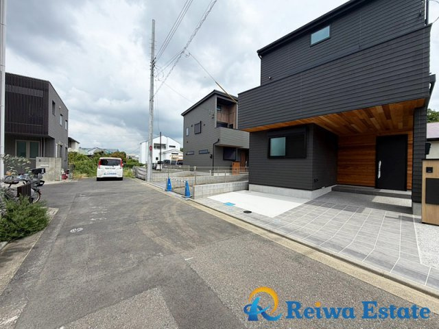 新築戸建　茅ヶ崎市矢畑の前面道路含む現地写真