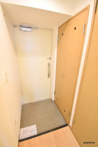 ラディアンス　仲介手数料無料の玄関