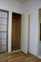 洋室にも収納ありあます