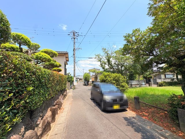 八代市本野町　延べ床33坪以上　平屋の前面道路含む現地写真